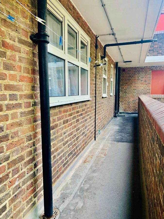 Stunning 3 Bedroom Flat In Stockwell London Bagian luar foto