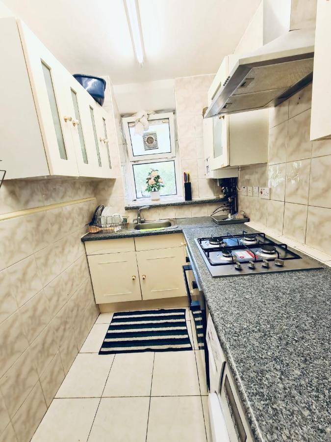 Stunning 3 Bedroom Flat In Stockwell London Bagian luar foto