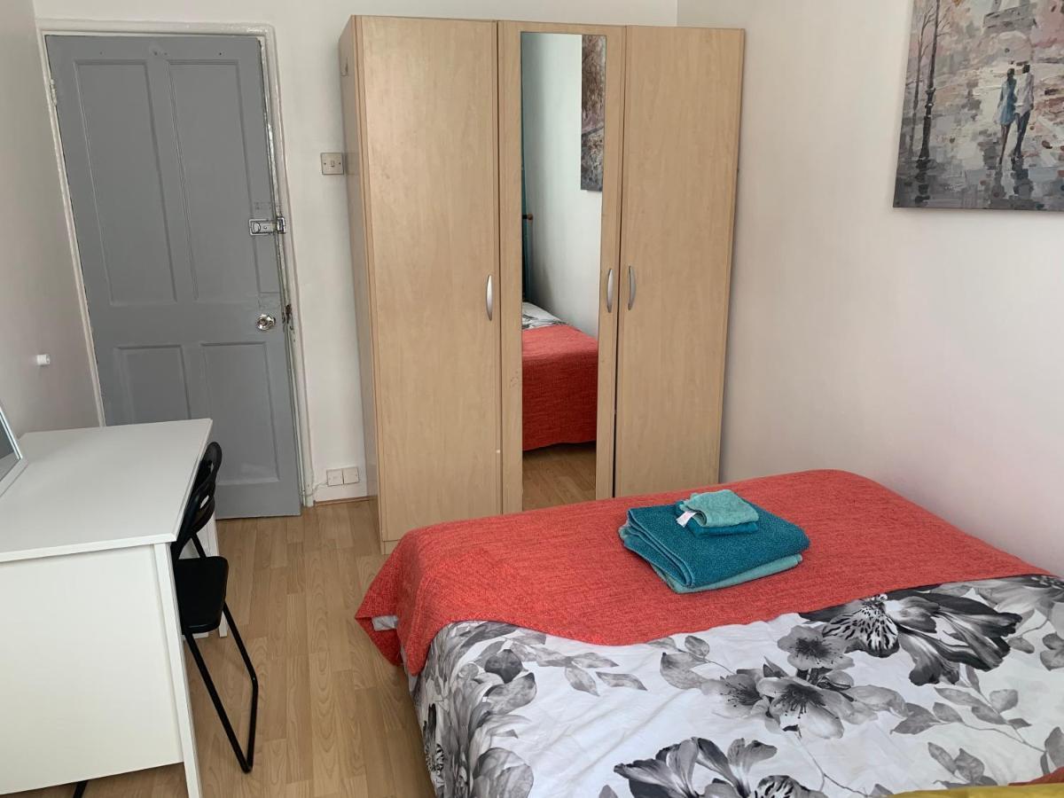 Stunning 3 Bedroom Flat In Stockwell London Bagian luar foto